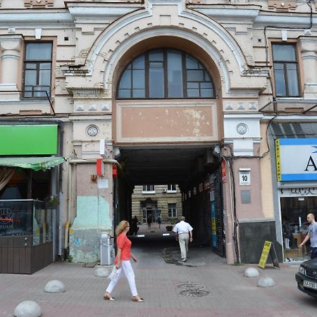 Hostel Kreschatik Kiev Buitenkant foto