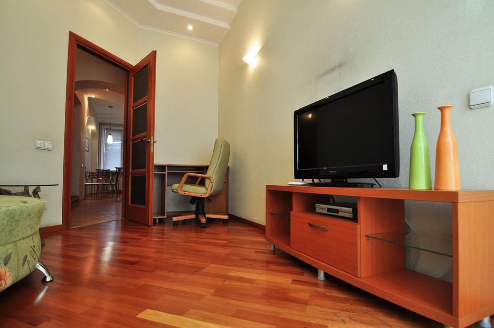 Hostel Kreschatik Kiev Buitenkant foto