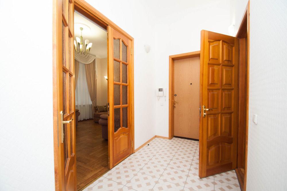 Hostel Kreschatik Kiev Buitenkant foto