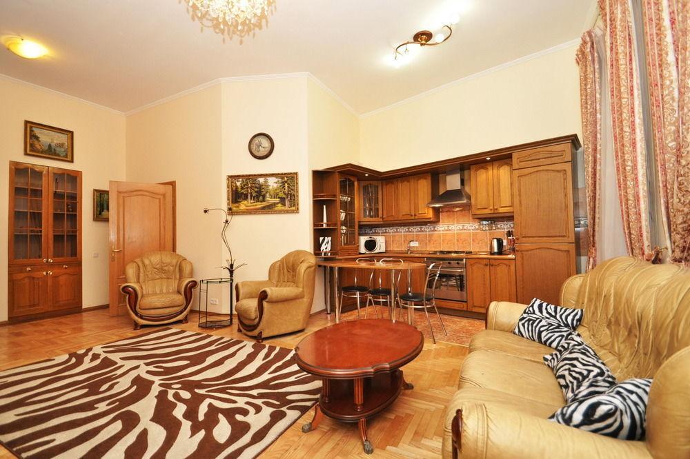 Hostel Kreschatik Kiev Buitenkant foto