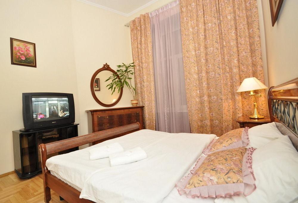Hostel Kreschatik Kiev Buitenkant foto
