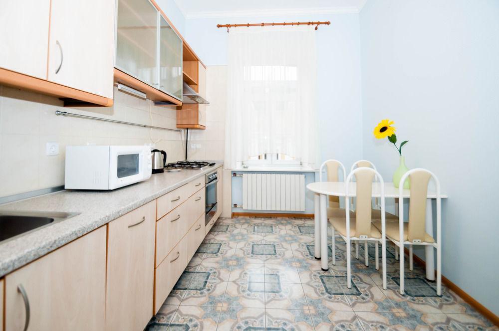 Hostel Kreschatik Kiev Buitenkant foto