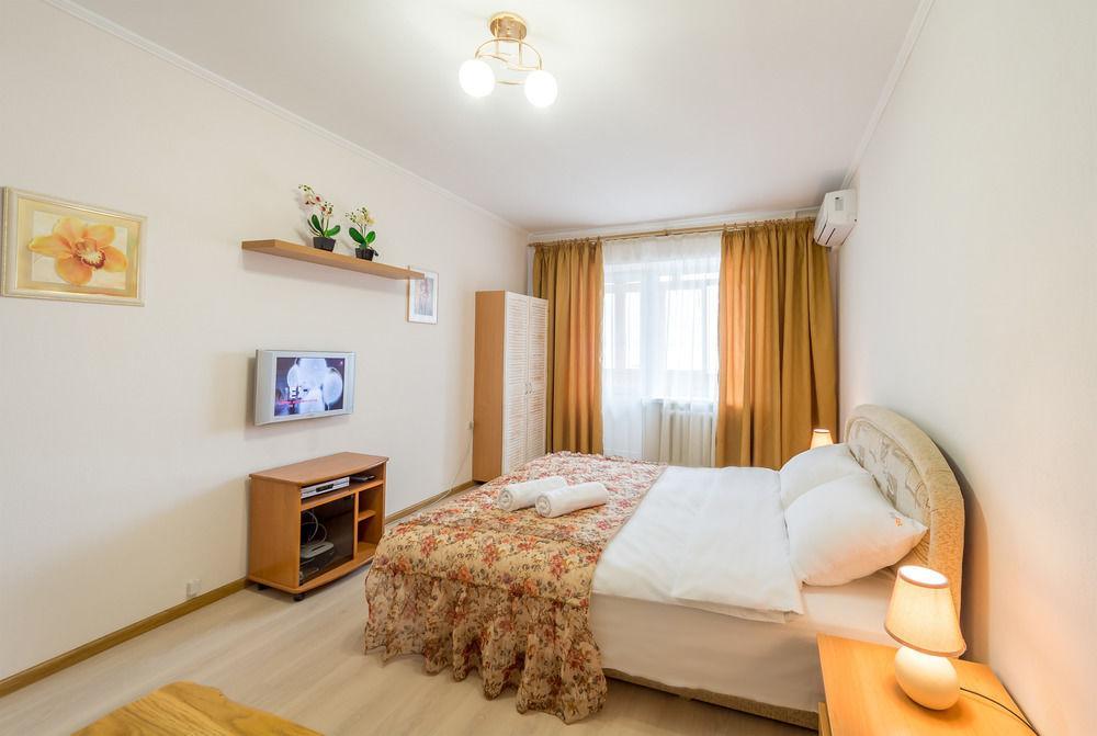 Hostel Kreschatik Kiev Buitenkant foto