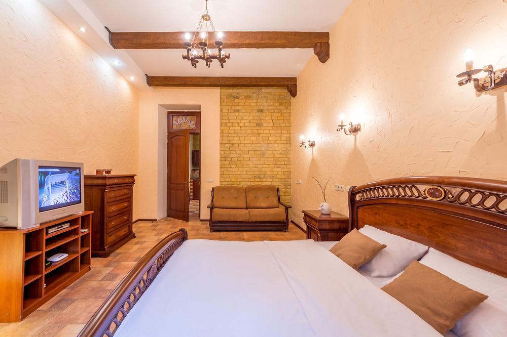 Hostel Kreschatik Kiev Buitenkant foto