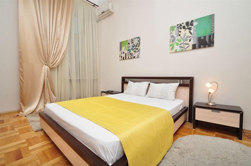Hostel Kreschatik Kiev Buitenkant foto